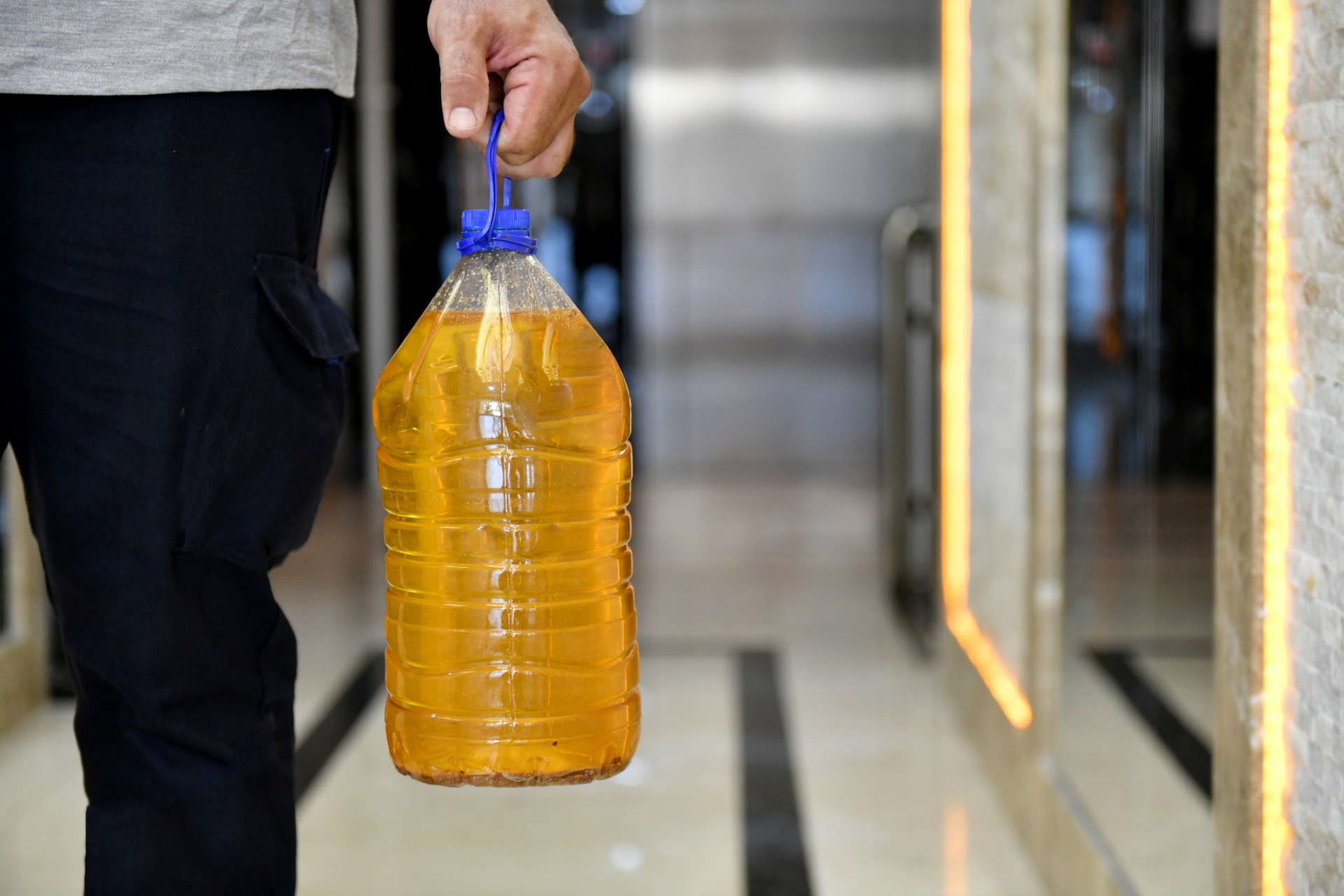 Promovemos reciclaje del aceite usado en preparaciones dieciocheras